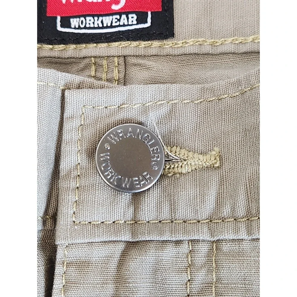 NWT Wrangler Workwear Technician Pants Men's 42x30 Brown‎ Relaxed Fit Straight